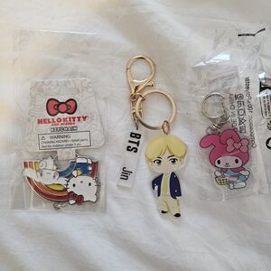 Hello Kitty and Character Keychain Set - Pink and Gold